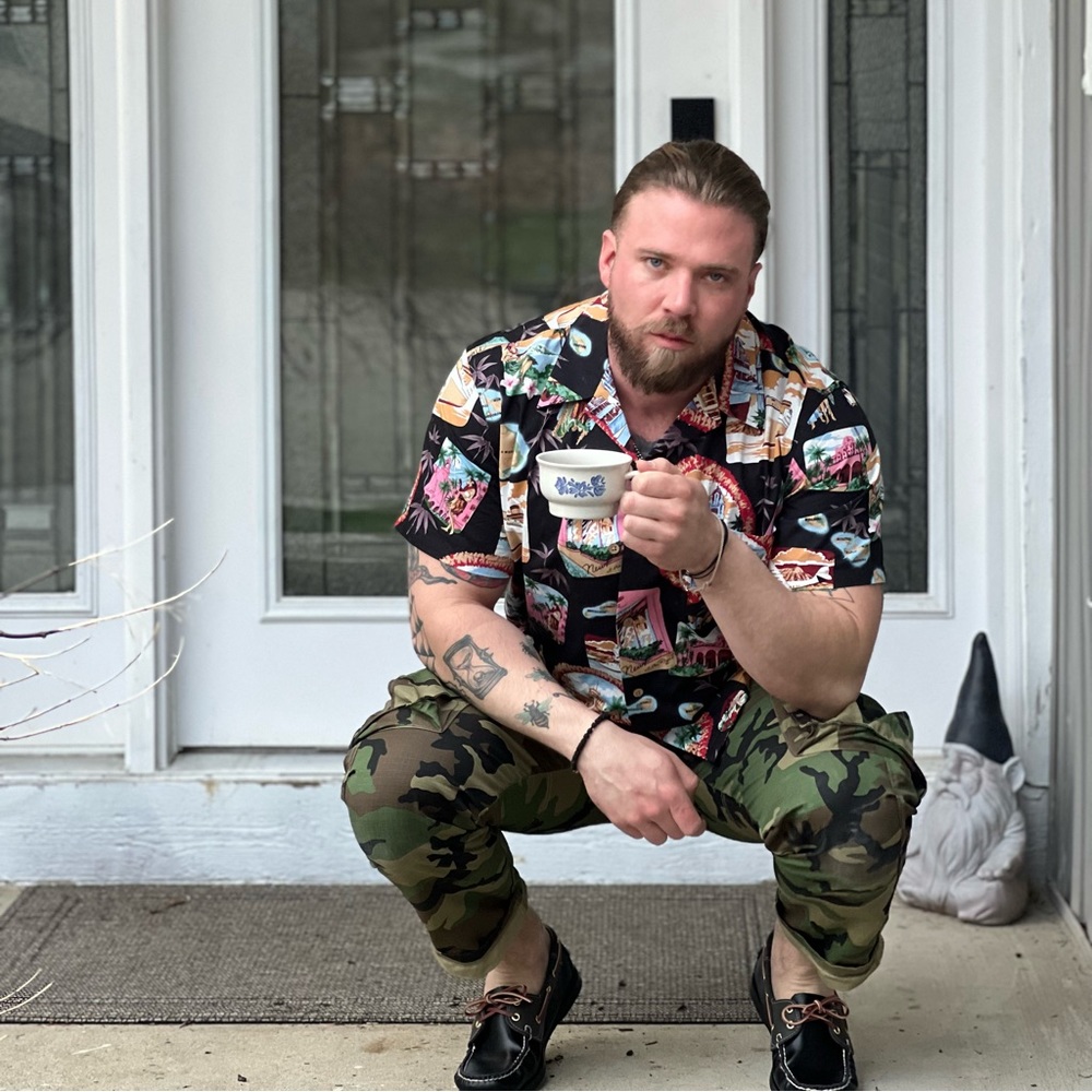 Meet your Posher, Leland